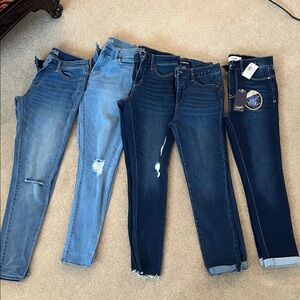 a.n.a Women's Skinny Jeans in Light and Dark Blue